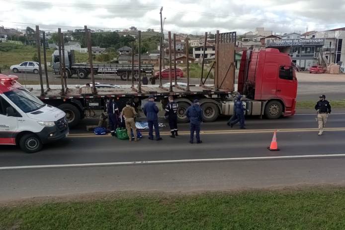 Atropelamento fatal na BR-282, no acesso ao Bairro Bates