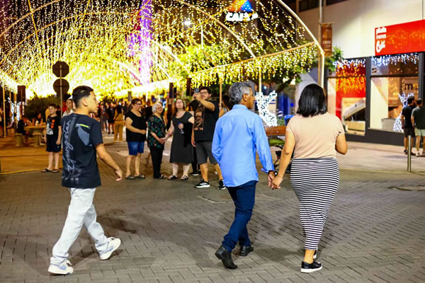 Prefeitura inicia retirada de enfeites natalinos nesta terça-feira (6 de janeiro)